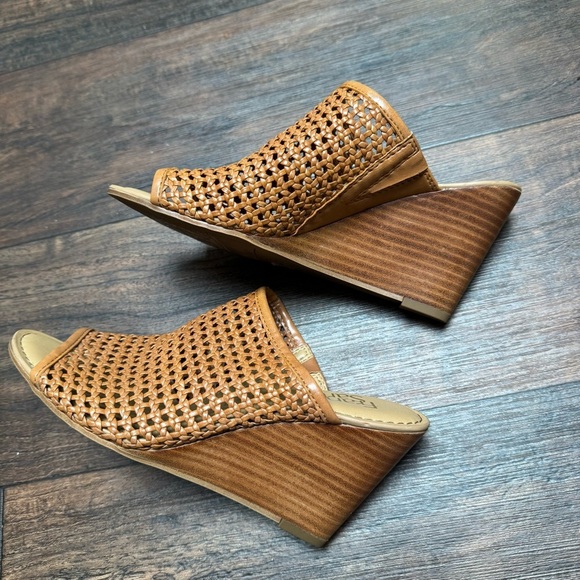 Franco Sarto Women Tan Woven Slide Sandals Size 5.5 - Picture 7 of 11
